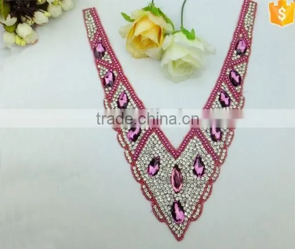 Shining Strass Big Glass V Shape Neckline Appliques