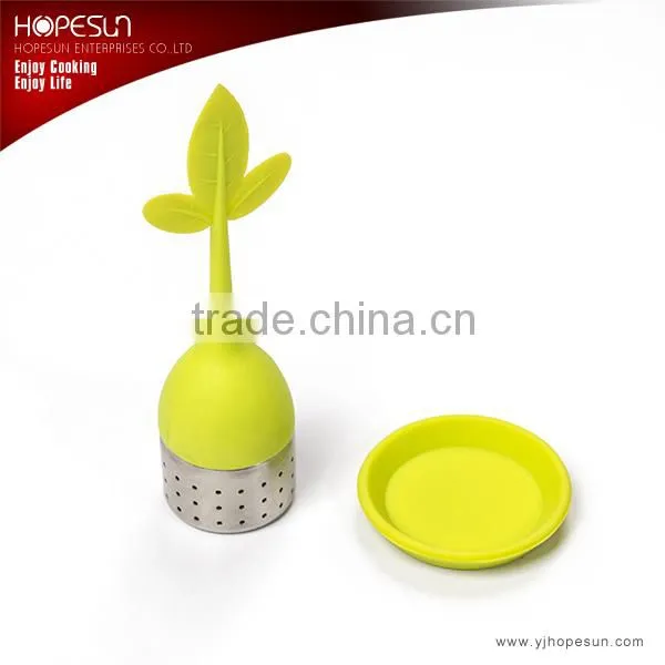 Leaf-shaped yellow silicone tea infuser