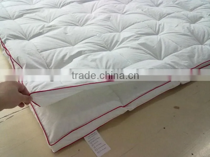Polyester & Duck Feather Two Layers Mattress Topper