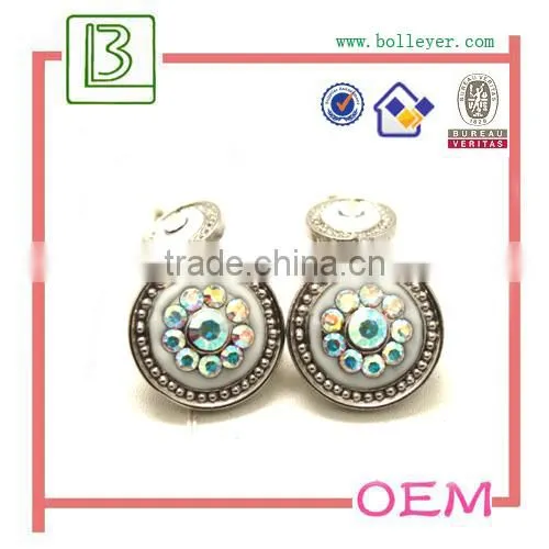 gold beautiful designed earrings for girls