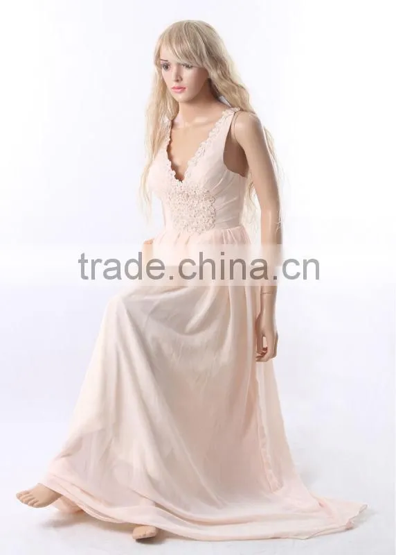 what a beautiful make-up mannequin with smoothy surface and elegant posture attacting your eyes