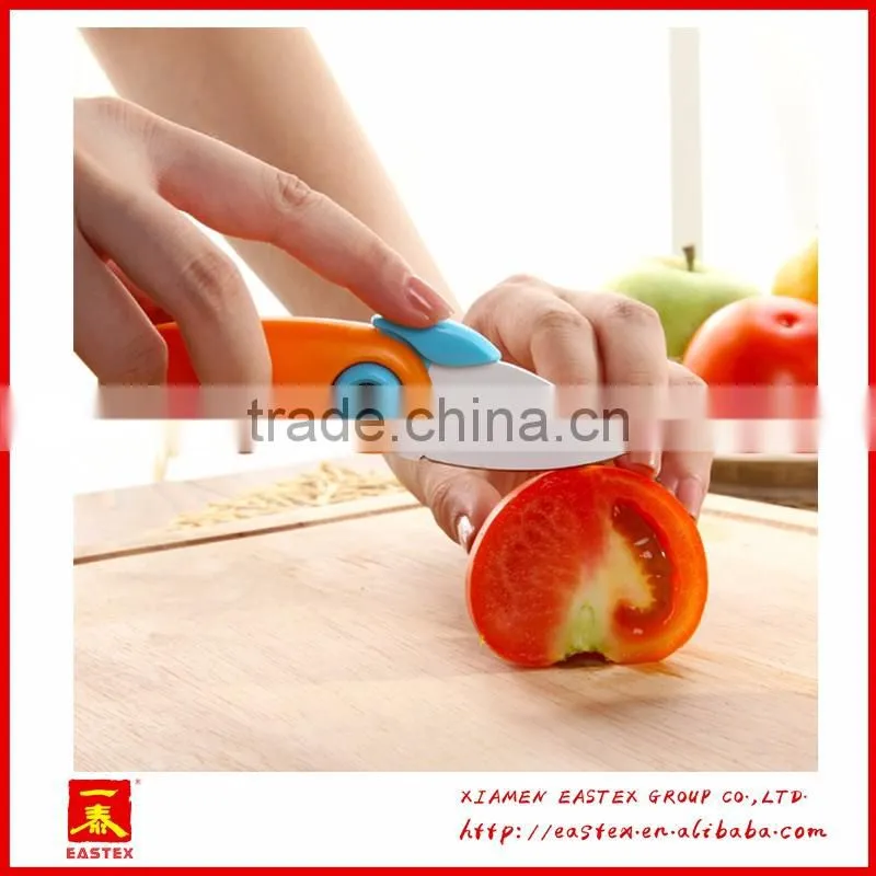 Bird shape design folding knife