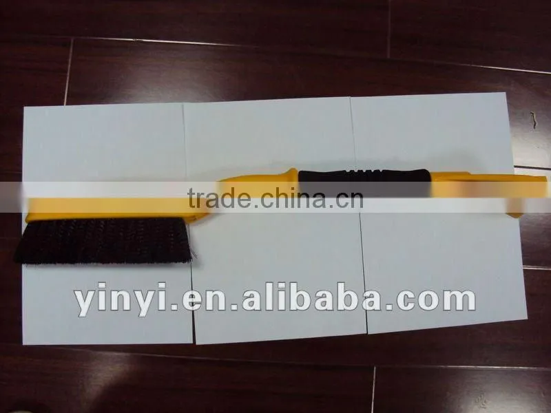 car clean plastic snow brush ice scraper with brush (RSCW-63)