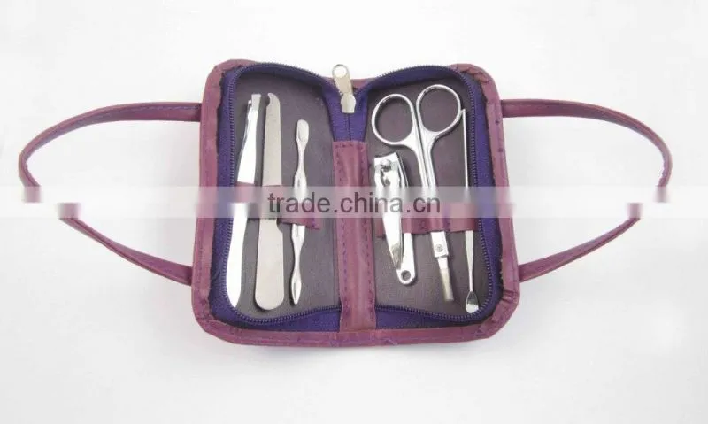Cute Carry Bag Shape Manicure And Pedicure Set
