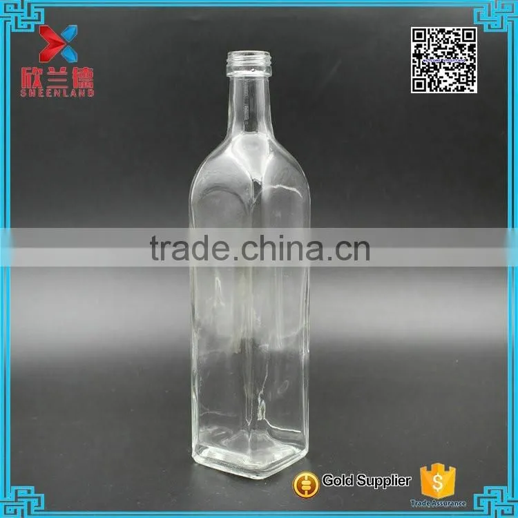 730ml Screw Cap Sealing Type Classical Glass Bottles for Alcohol Drink