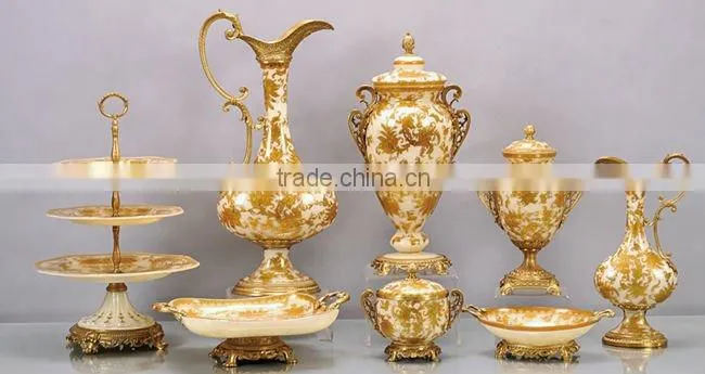 Royal Cake Stands and Plate for Wedding Decoration