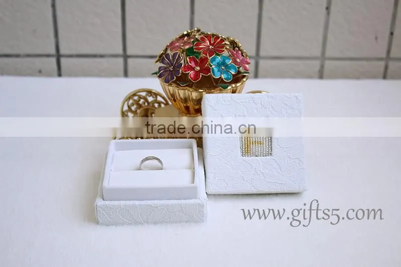 Custom Elegant Proposal Jewelry Ring Gift Box Wedding Ring Box with beaded name plate of F