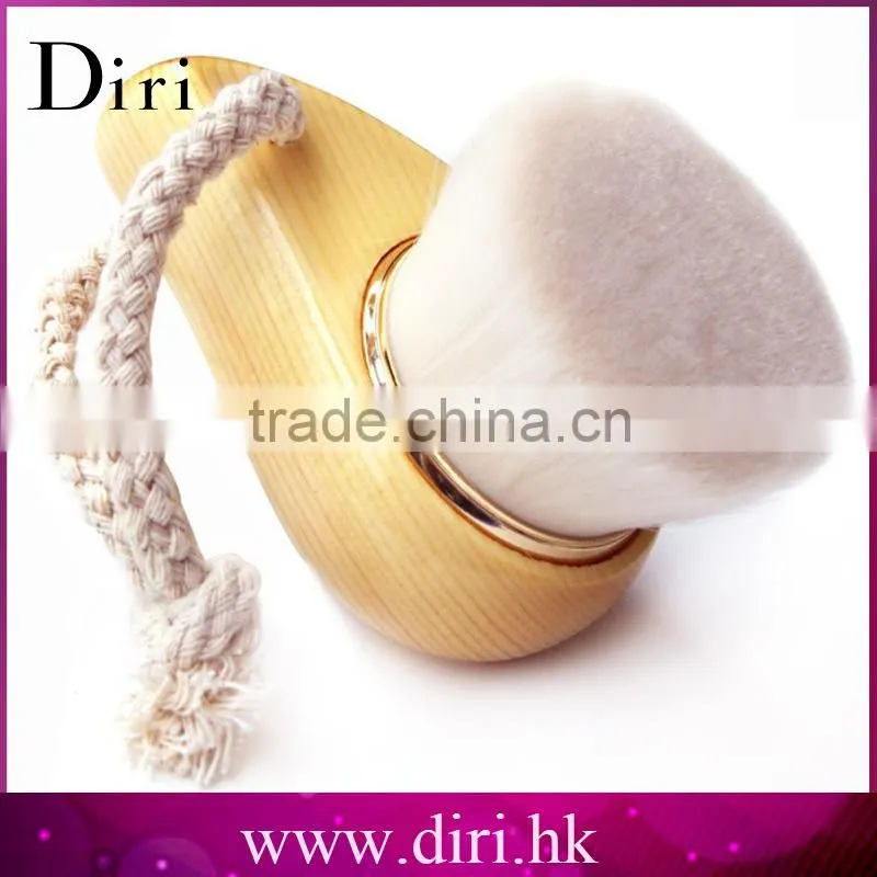 Shenzhen factory high quality wood handle cleaning makeup brushes for women