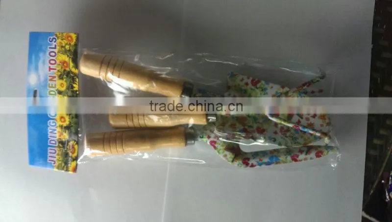 printing garden tool with wooden handle