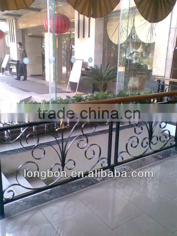 2015 Top-selling galvanized hand forged iron art fence