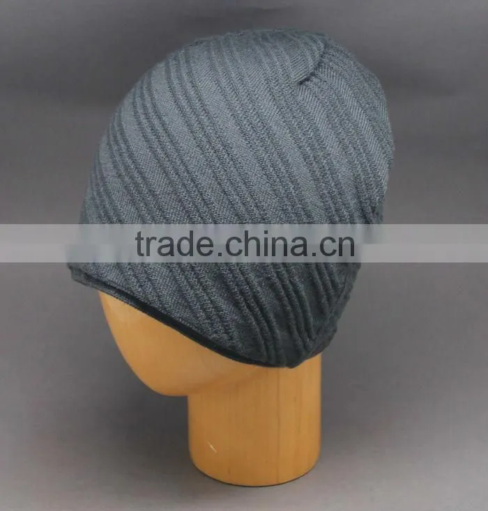 REVERSIBLE BEANIE HAT
