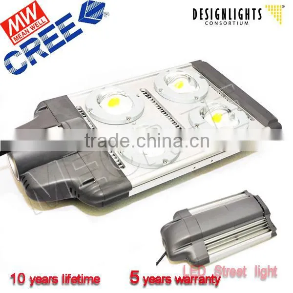Unique thermal management safety and security power saving High Lumen Solar Post Lights