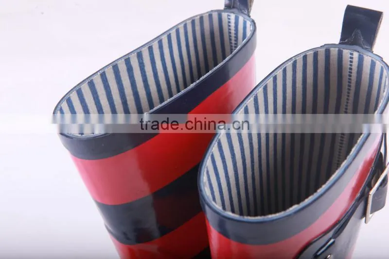 2015 new design knee rubber rain boots for woman