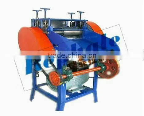 Dual-channel pole cable stripping machine