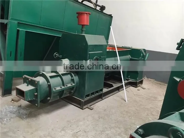 Automatic vaccum extruder for clay brick