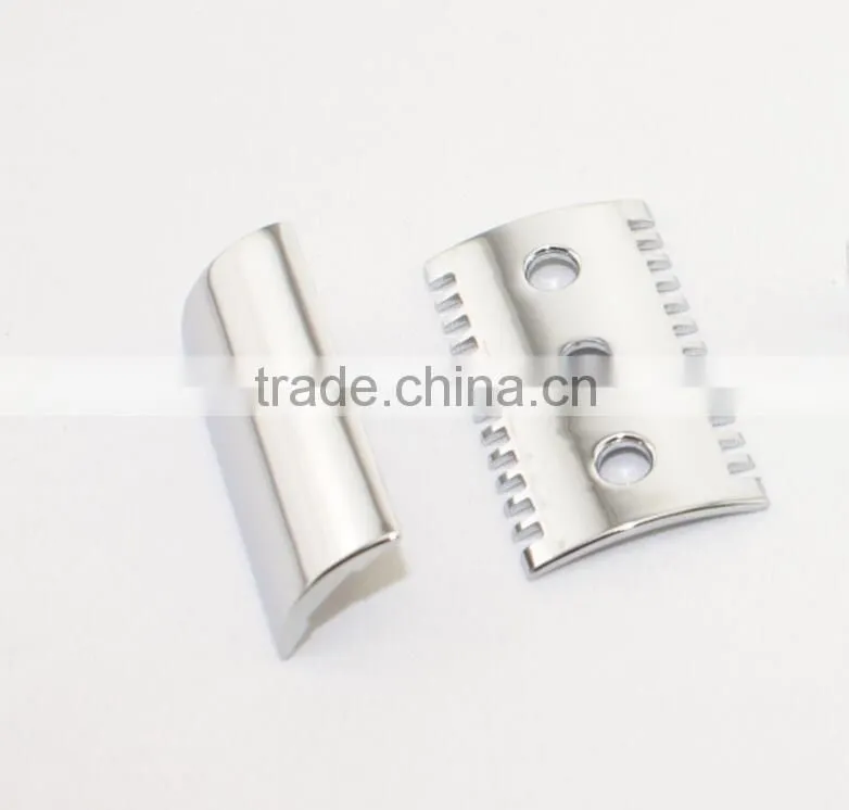 Opening comb safety razor head for shaving kits