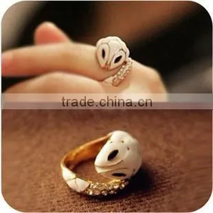 Elegant small white snake ring drip diamond female rings