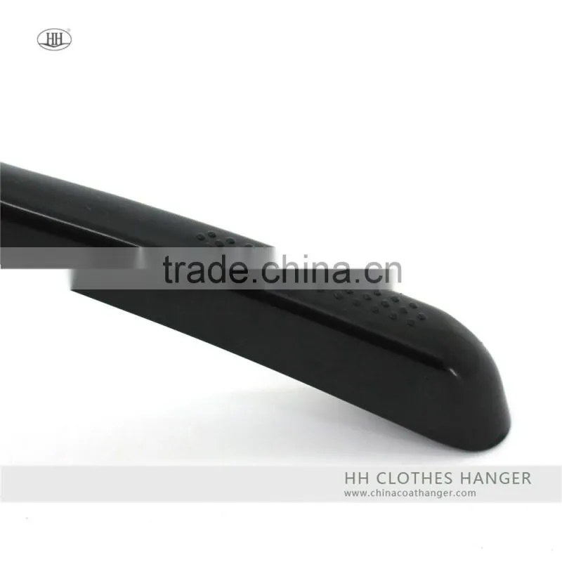 Whole sale black plastic clothes hanger coat hanger with logo