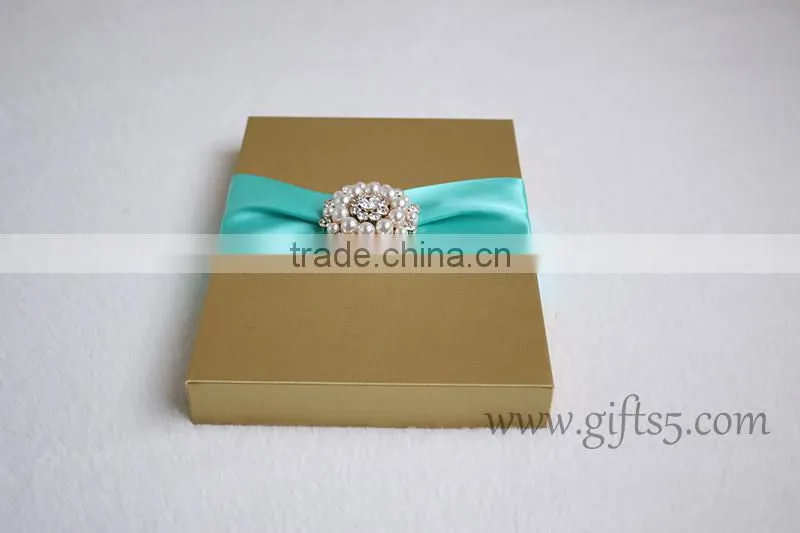 Elegant wedding invitations box