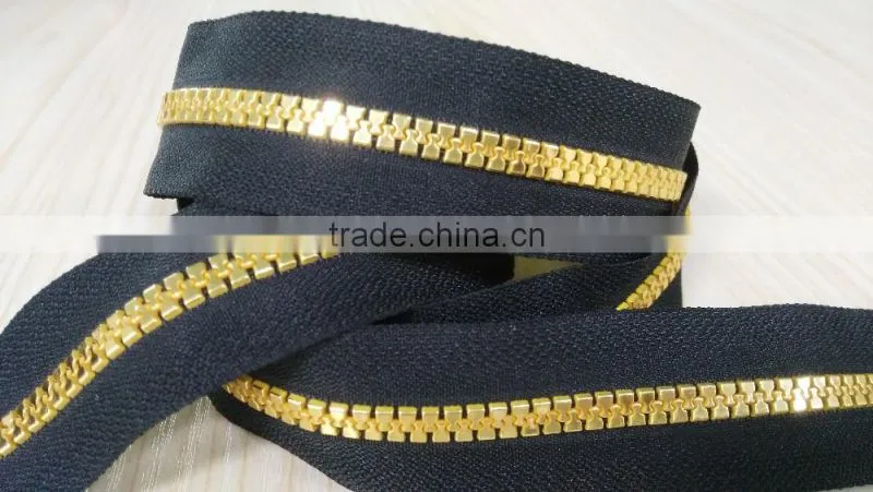 big teeth plastic zipper