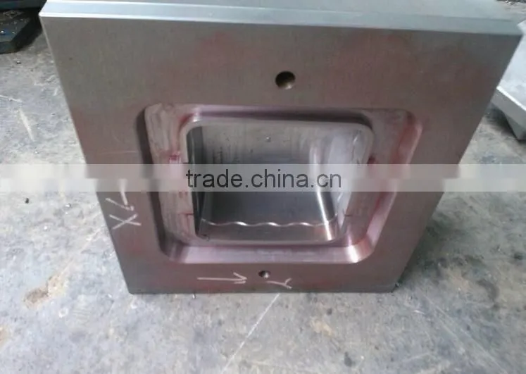 plastic mold manufacturer