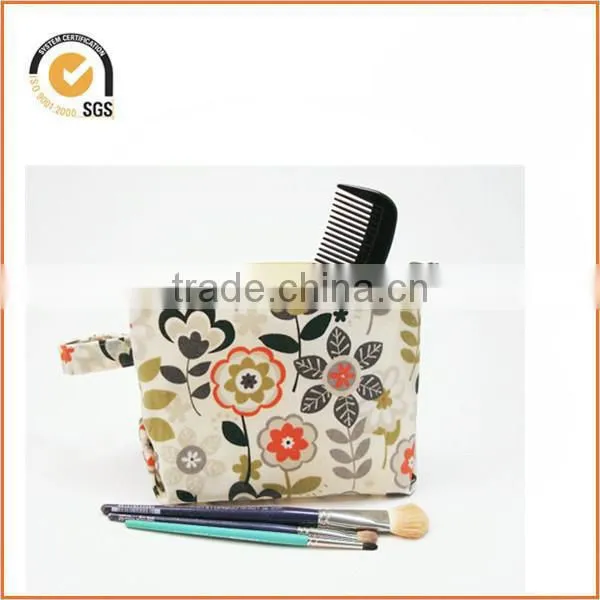 Waxed Canvas Cosmetic/Toiletry Zipper Pouch (Red, White and Blue) By Chiqun Dongguan CQ-H02002