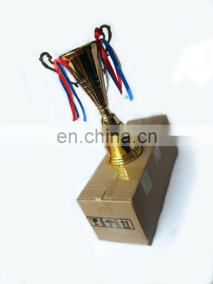 On sell Gold sports metal trophies awards with plastic base
