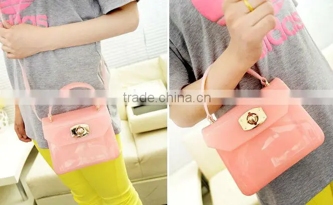 2013 trendy beautiful cheap Rubber/pvc/silicone ladies' jelly handbag, cute beach bag