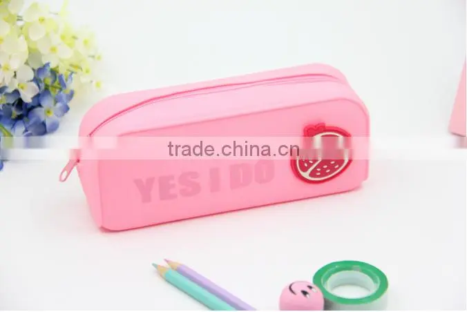 2016 Chinese wholesale cheap silicone pencil case, new product silicone rubber pencil case