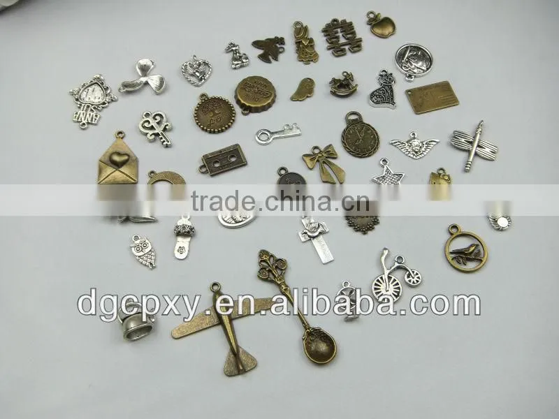 various shape and color metal bag tag