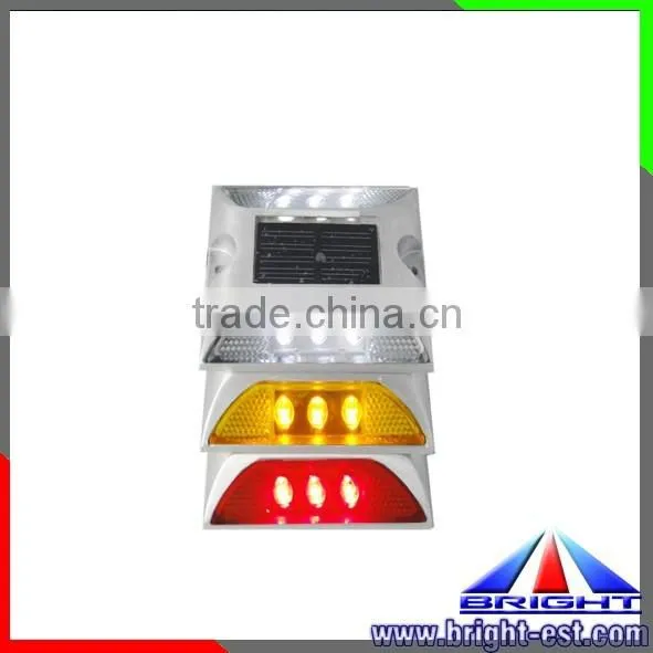 High quality flashing LED solar road marking studs,solar LED step light dark caution road stud