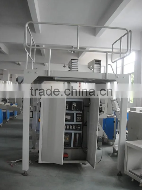 COCONUT CHUNKS PACKING MACHINE FULL AUTOMATIC