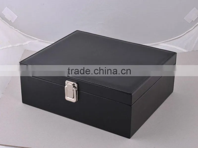 Jewelry storage case with mirrow inside