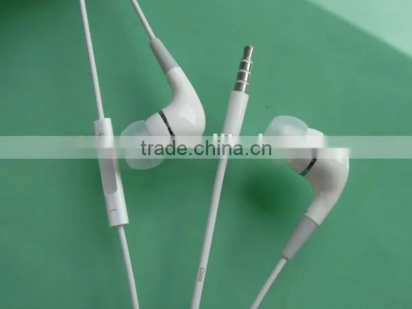 Treble headphone with micro phones studio headset for mobile phone