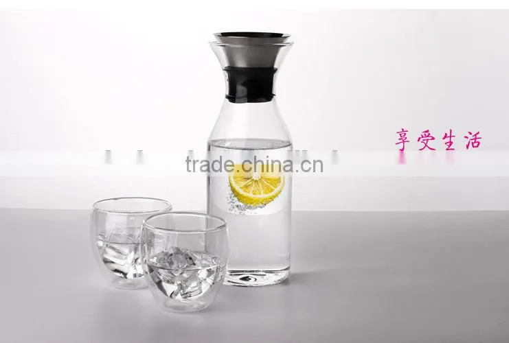 Glass decanter with stainless steel lid with glass set
