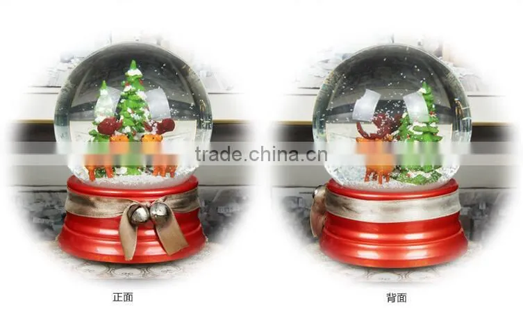 Hot selling Creative Home decoration snow globe Christmas snow globe