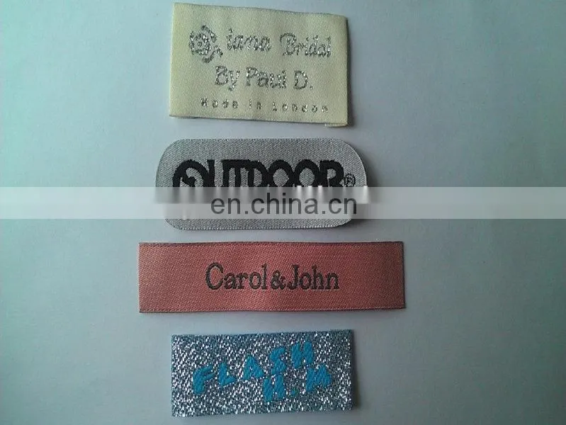 Silkcreen printed cloth label