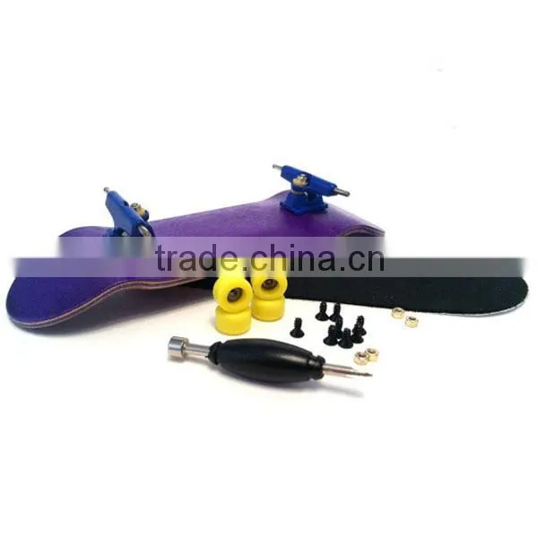 Supply cheap complete set multi color canada maple wood fingerboard wholesale fingerboard wheels