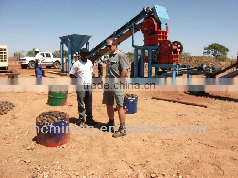 Small four roller 1-2t/h YQJ 290 briquette machine
