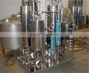 Carbonated beverage production machine