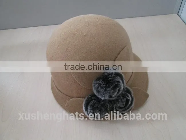 100% wool felt bucket hat with chuzzle decoration