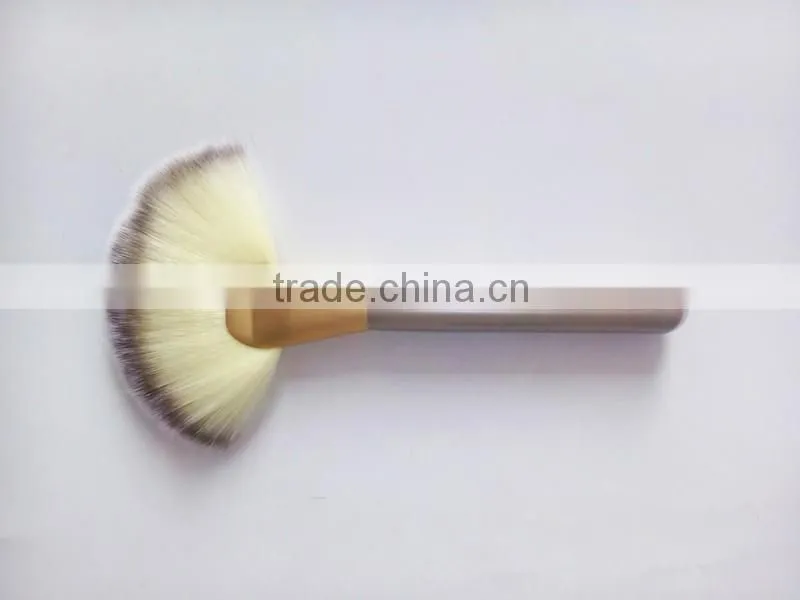 Personalized custom logo makeup brushes with packaging