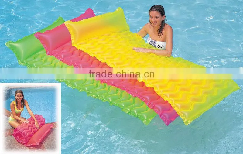 Inflatable swimming pool noodles