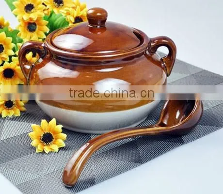 soup crock with spoon,stoneware with solid color