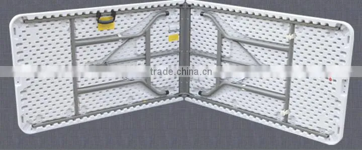 Foldable White Plastic Banquet/Garden Table
