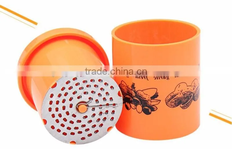 2017 New arrival kitchen tools manual dry fruit nut grinder