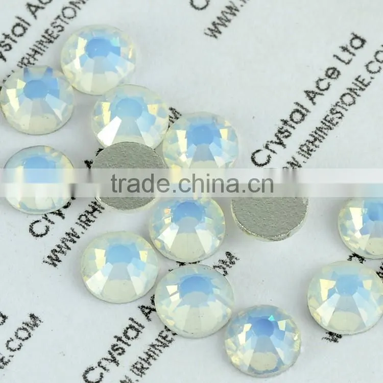 Imitation Austrian hot fix white opal flat back rhinestone