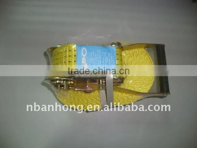 Ratchet lashing strap