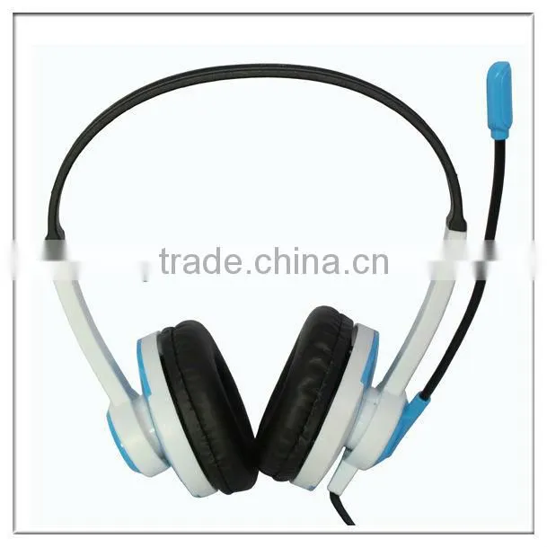 Computer accessory headphones with microphone