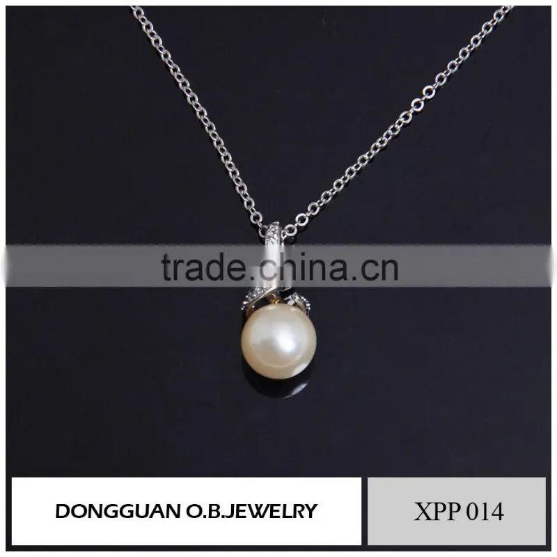 Crystal necklace pendant, fashion LOVE shape pendant jewelry with imitation white gold plated
